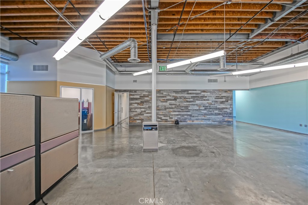 887 N Douglas Street 1