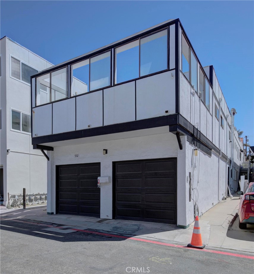 931 Manhattan Avenue