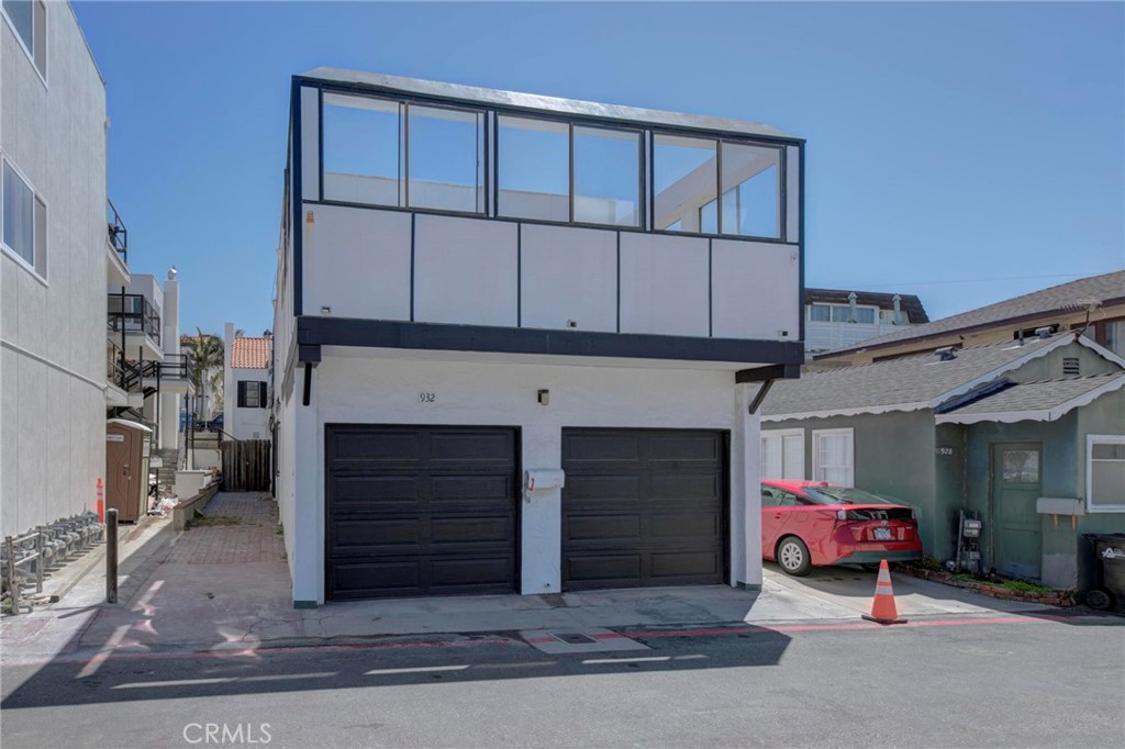 931 Manhattan Avenue