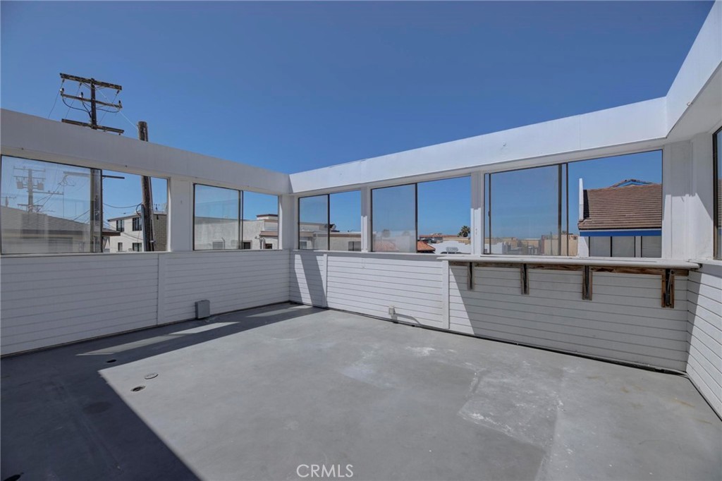 931 Manhattan Avenue