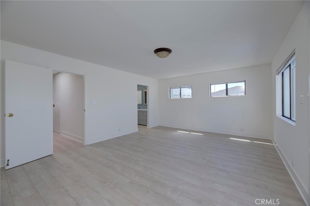 931 Manhattan Avenue