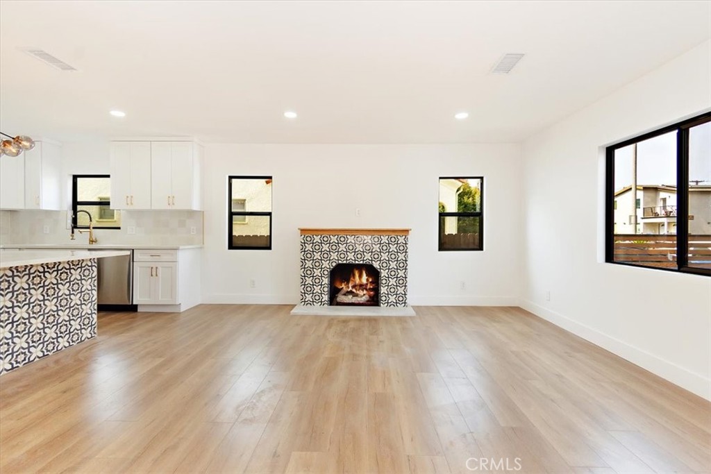 3511 S Norton Avenue