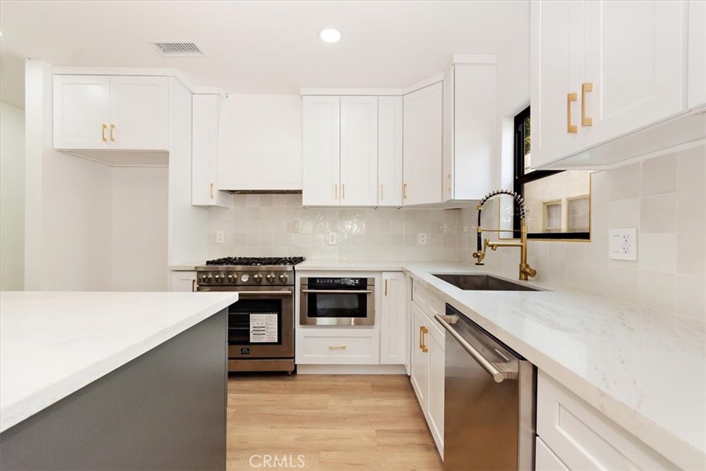 3511 S Norton Avenue