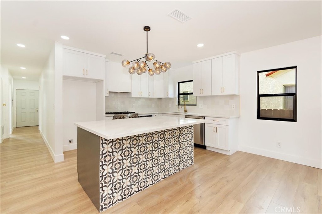 3511 S Norton Avenue