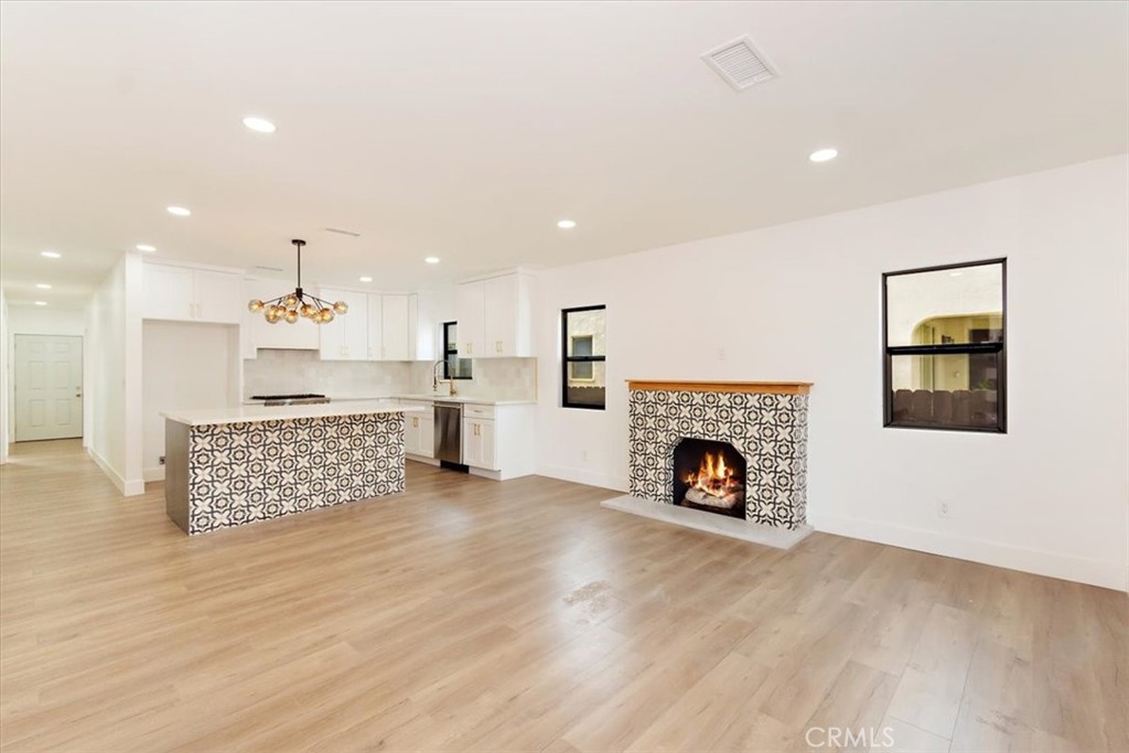 3511 S Norton Avenue