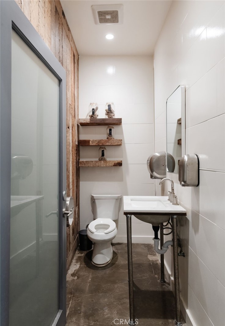 3308 Highland Avenue