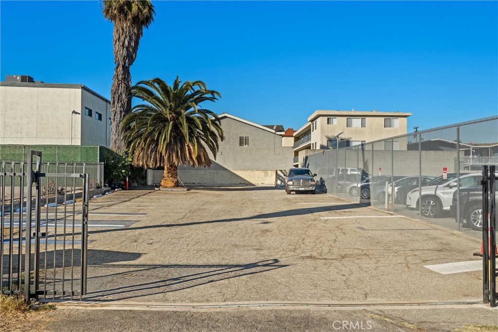 12321 Hawthorne Boulevard