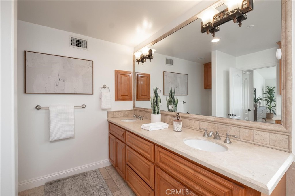 1103 S Catalina Avenue B