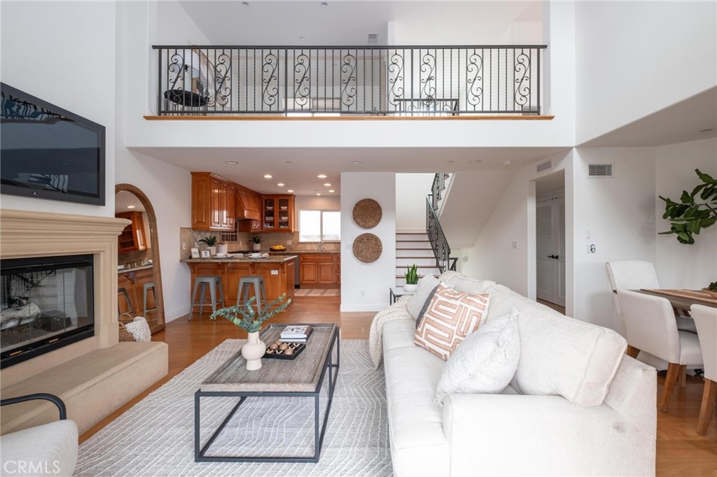 1103 S Catalina Avenue B