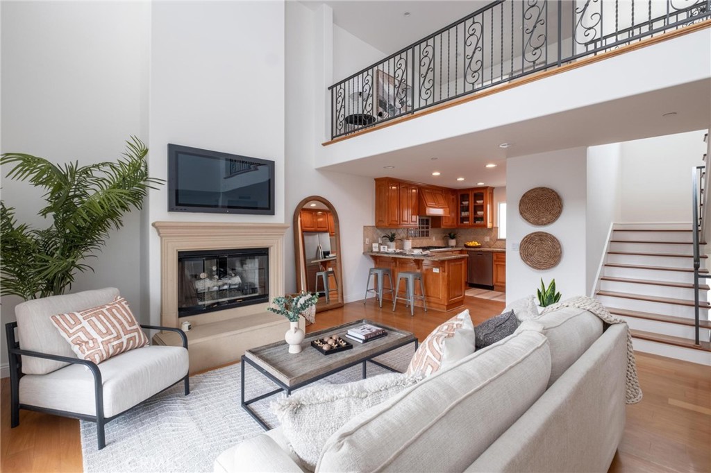 1103 S Catalina Avenue B