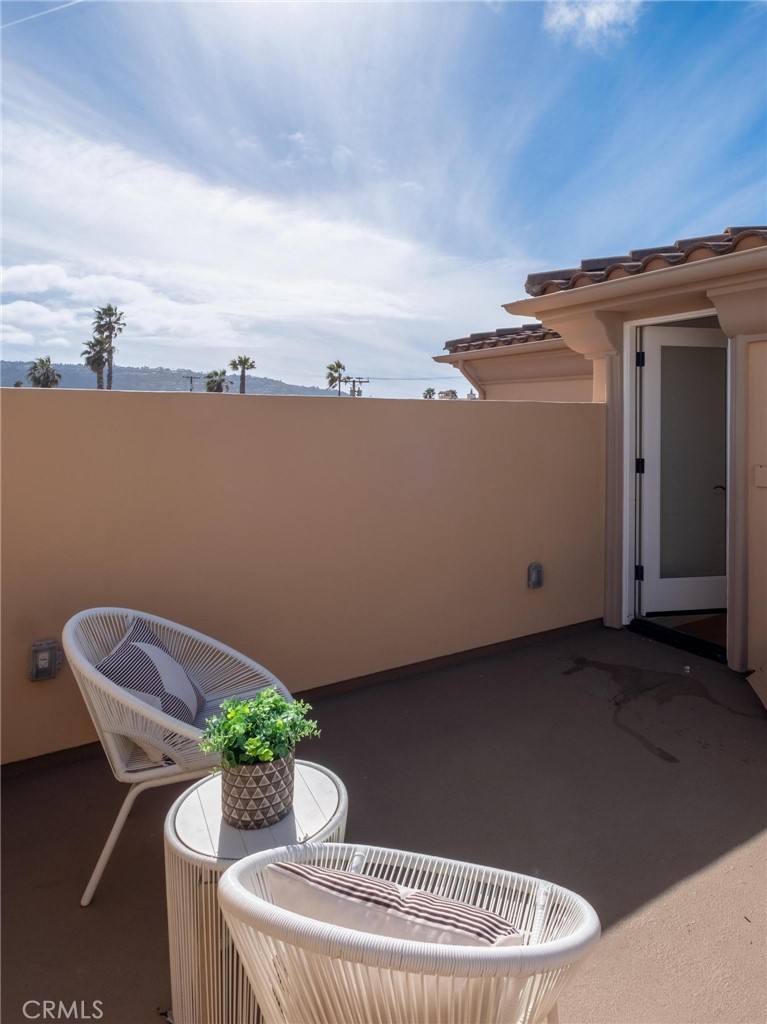 1103 S Catalina Avenue B