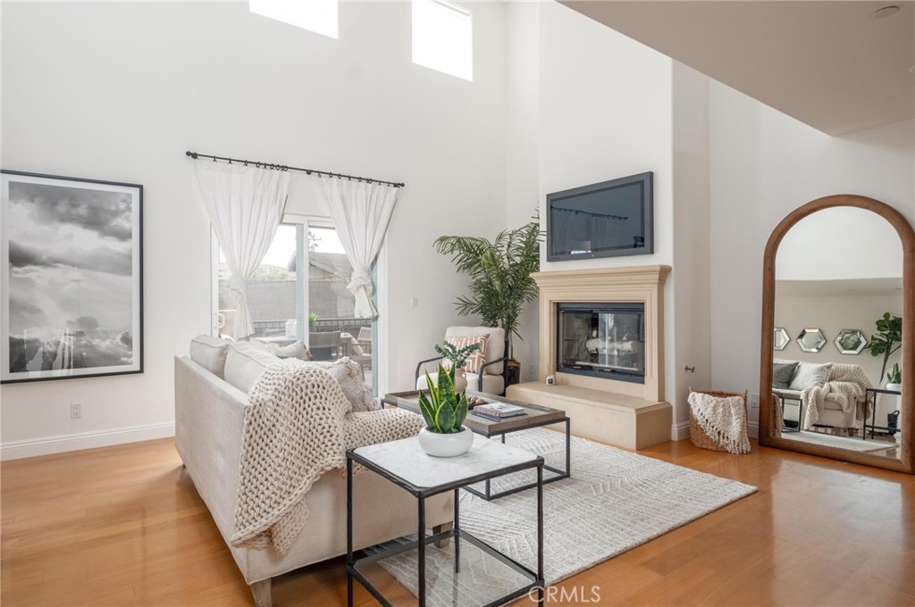 1103 S Catalina Avenue B