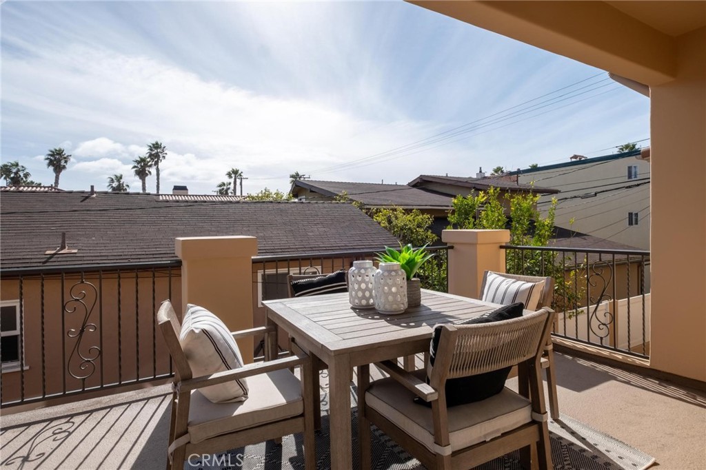 1103 S Catalina Avenue B