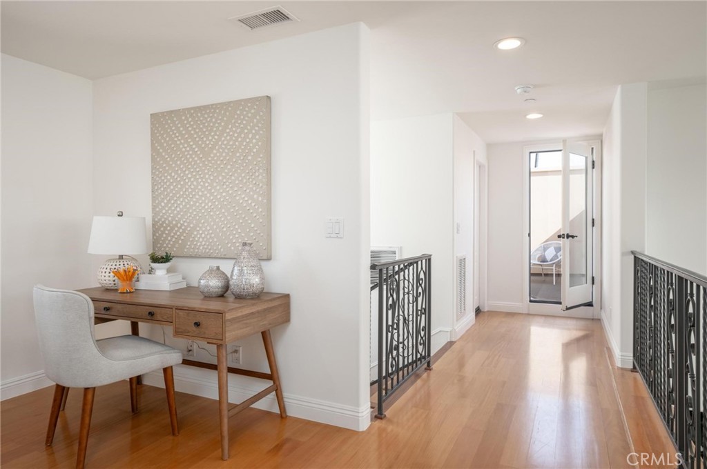 1103 S Catalina Avenue B