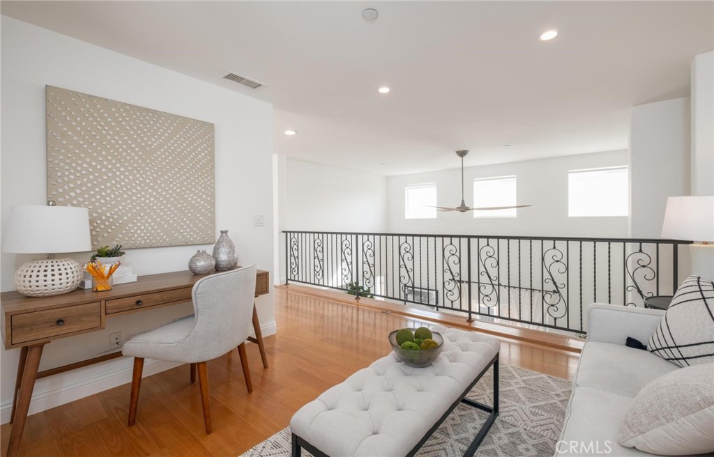 1103 S Catalina Avenue B