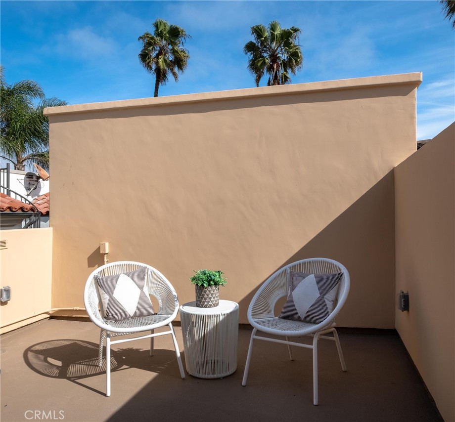 1103 S Catalina Avenue B