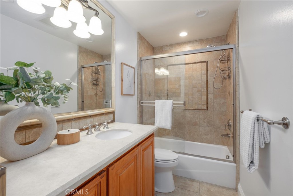 1103 S Catalina Avenue B