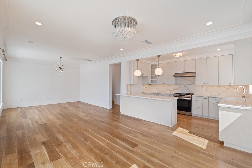 1200 Manhattan Avenue