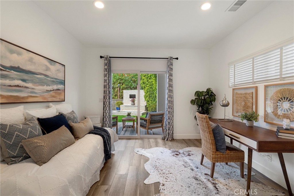 136 Via Los Miradores