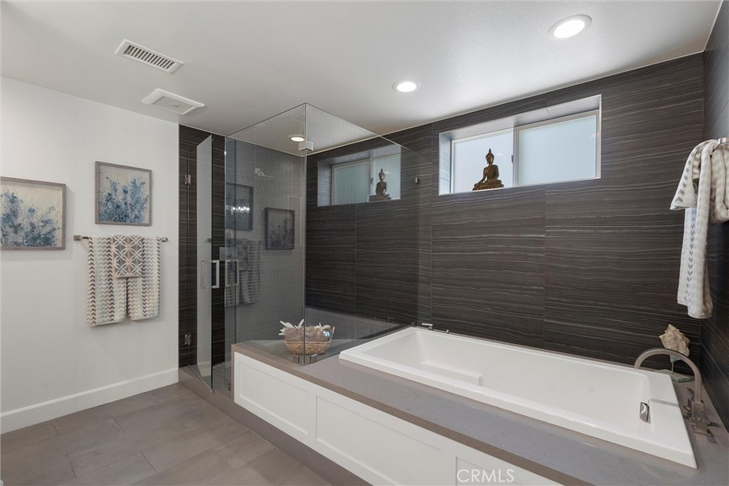 136 Via Los Miradores