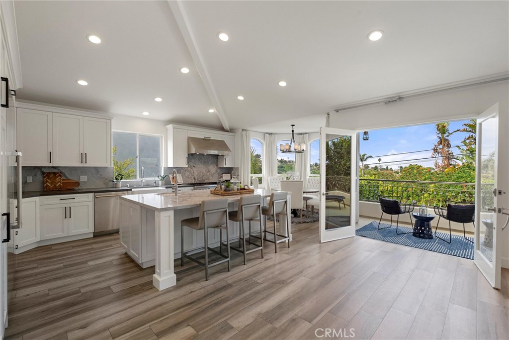 136 Via Los Miradores