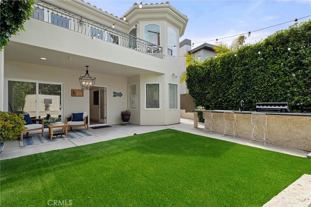 136 Via Los Miradores