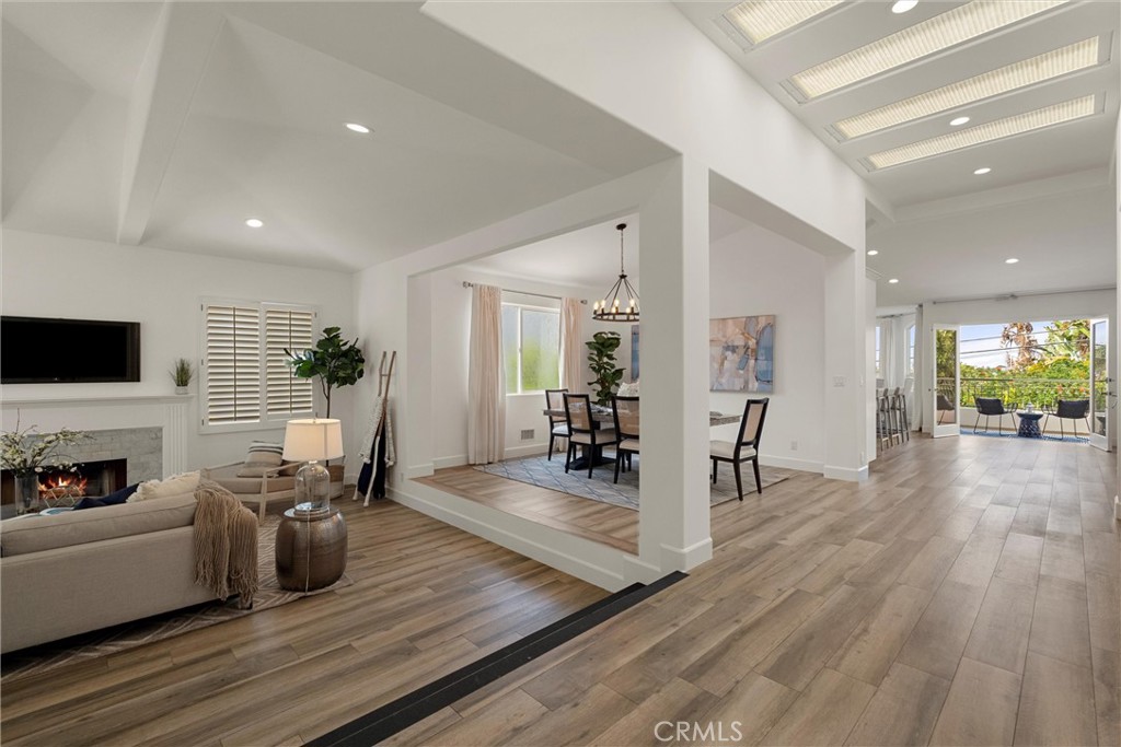 136 Via Los Miradores