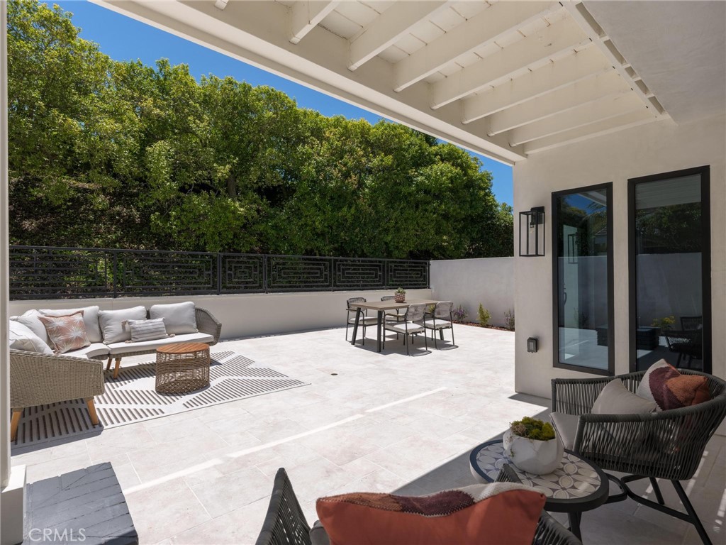 24 White Water Drive