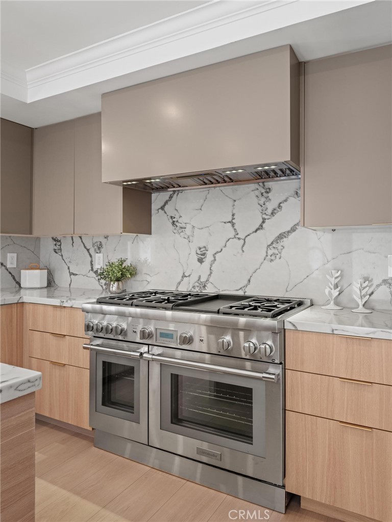 24 White Water Drive