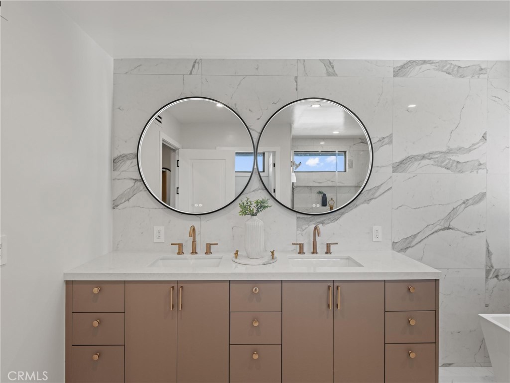 24 White Water Drive