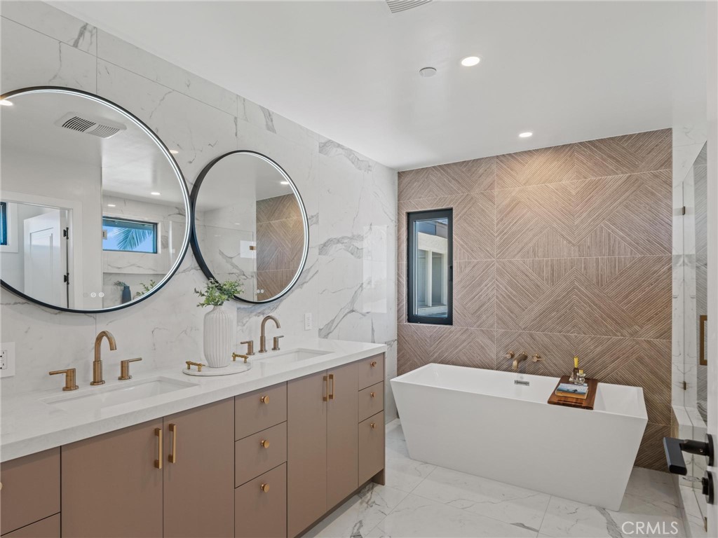 24 White Water Drive