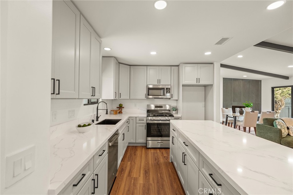 1792 Crestmont Place