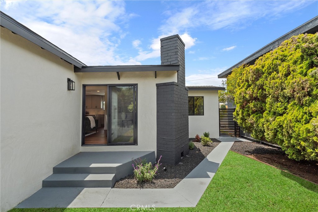 1792 Crestmont Place