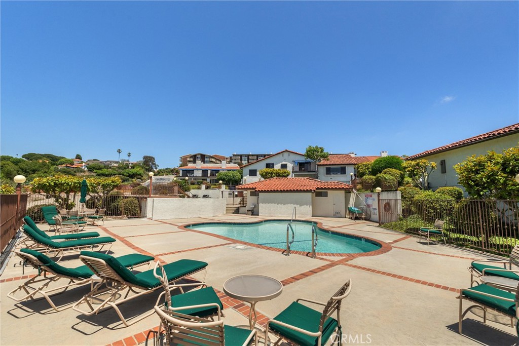 25 Ocean Crest Court