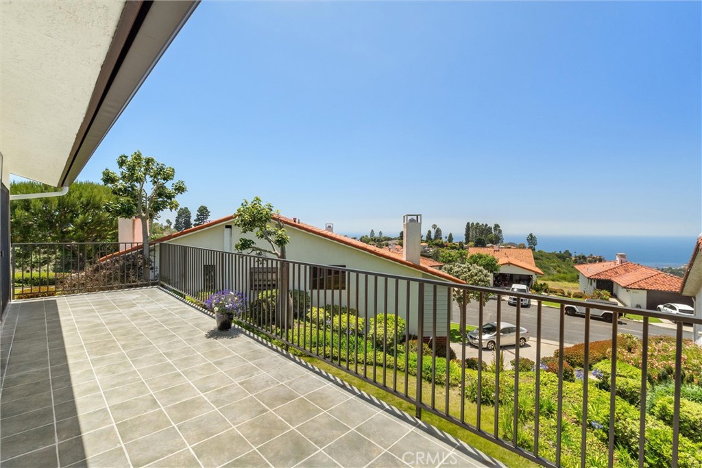 25 Ocean Crest Court