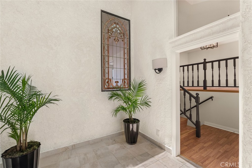 25 Ocean Crest Court