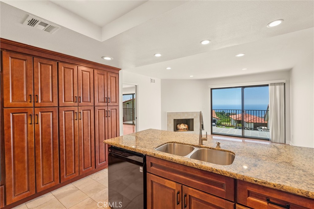 25 Ocean Crest Court