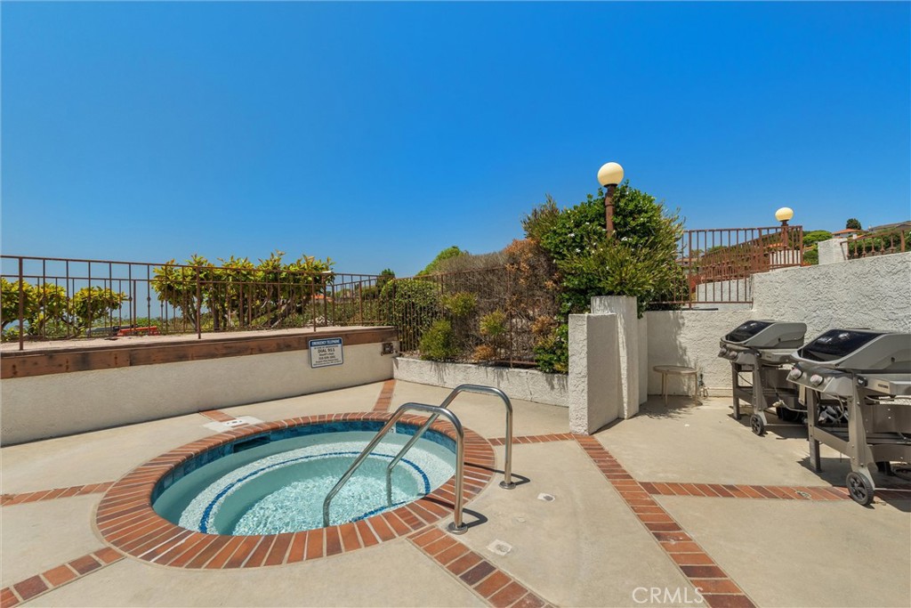 25 Ocean Crest Court