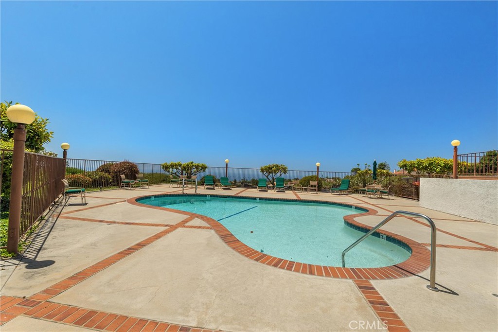 25 Ocean Crest Court