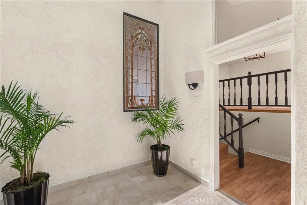 25 Ocean Crest Court