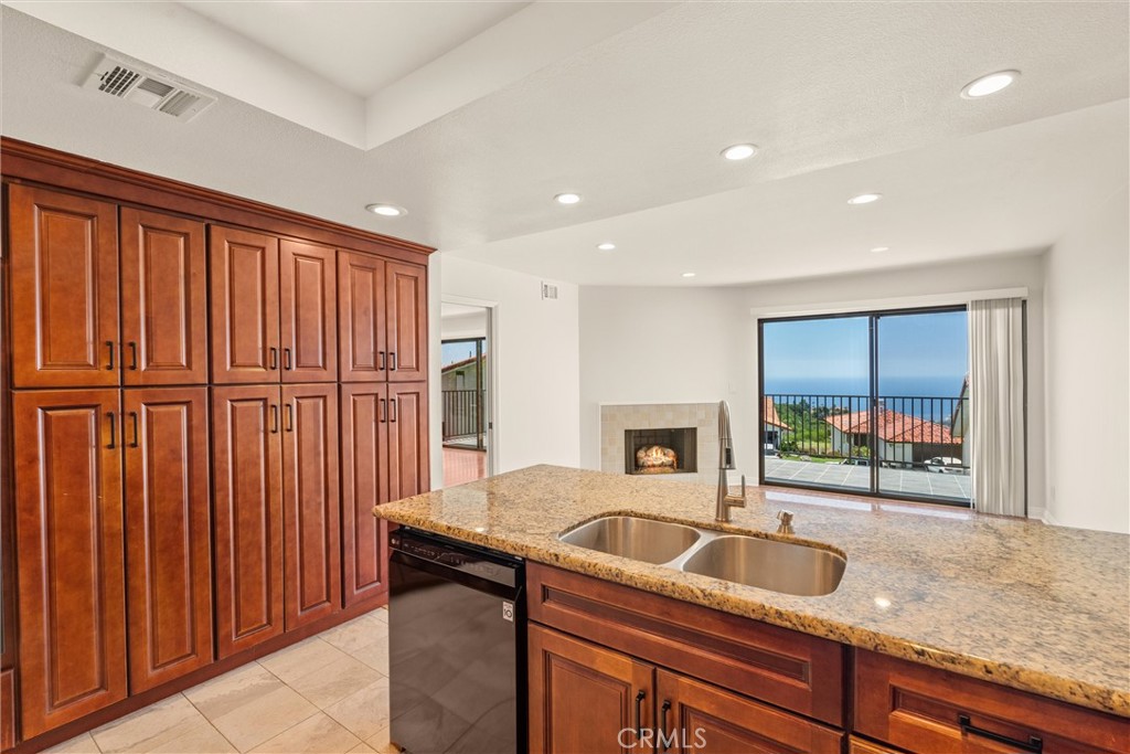 25 Ocean Crest Court