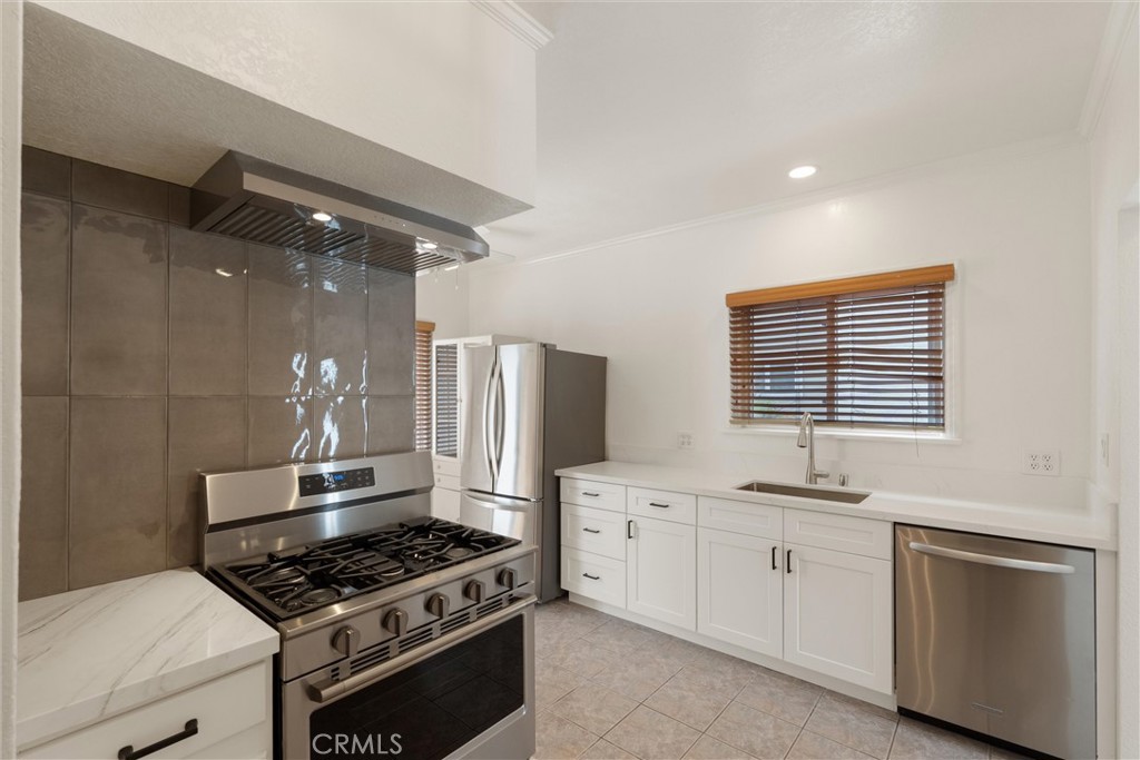 1908 Loma Drive