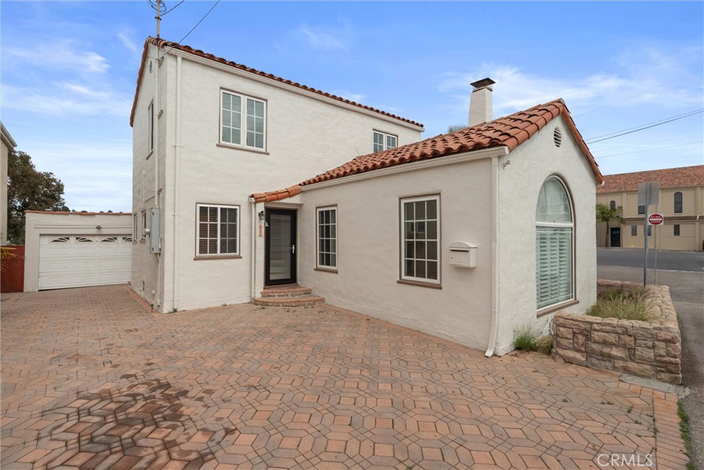 1908 Loma Drive