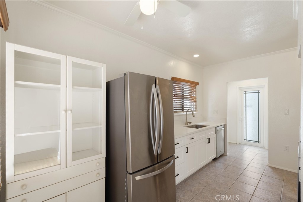 1908 Loma Drive