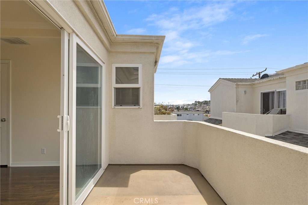 1529 Artesia Boulevard B