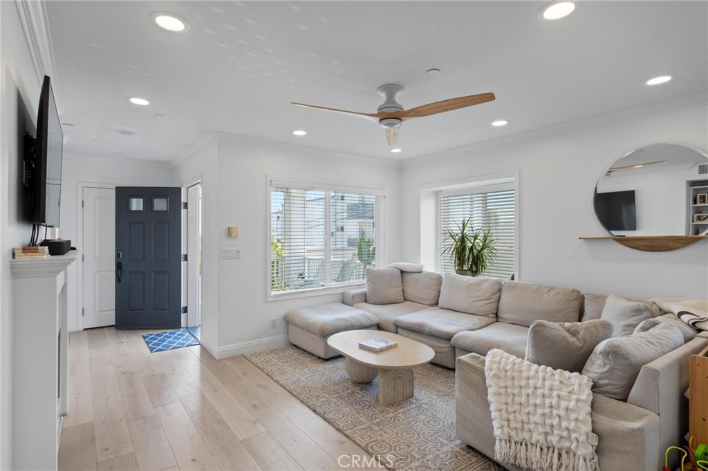 1208 Tennyson Street 8