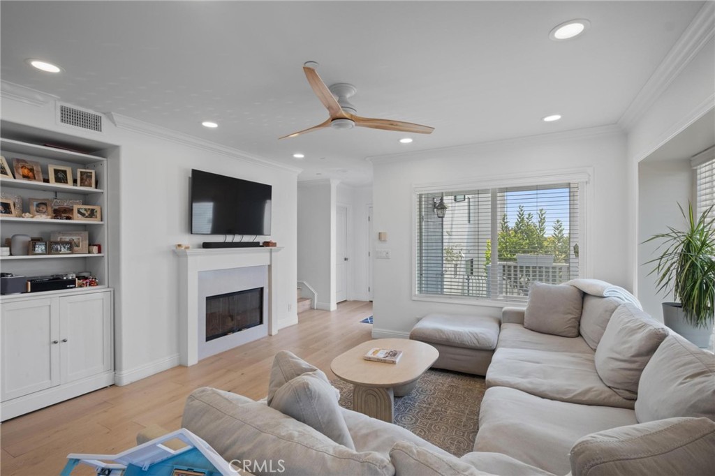 1208 Tennyson Street 8