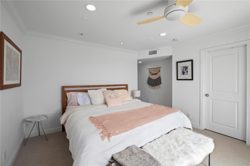 1208 Tennyson Street 8