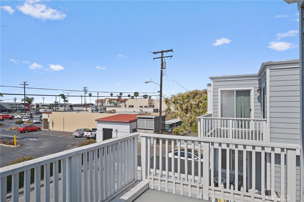 1208 Tennyson Street 8