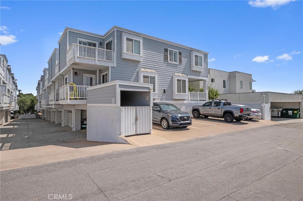 1208 Tennyson Street 8